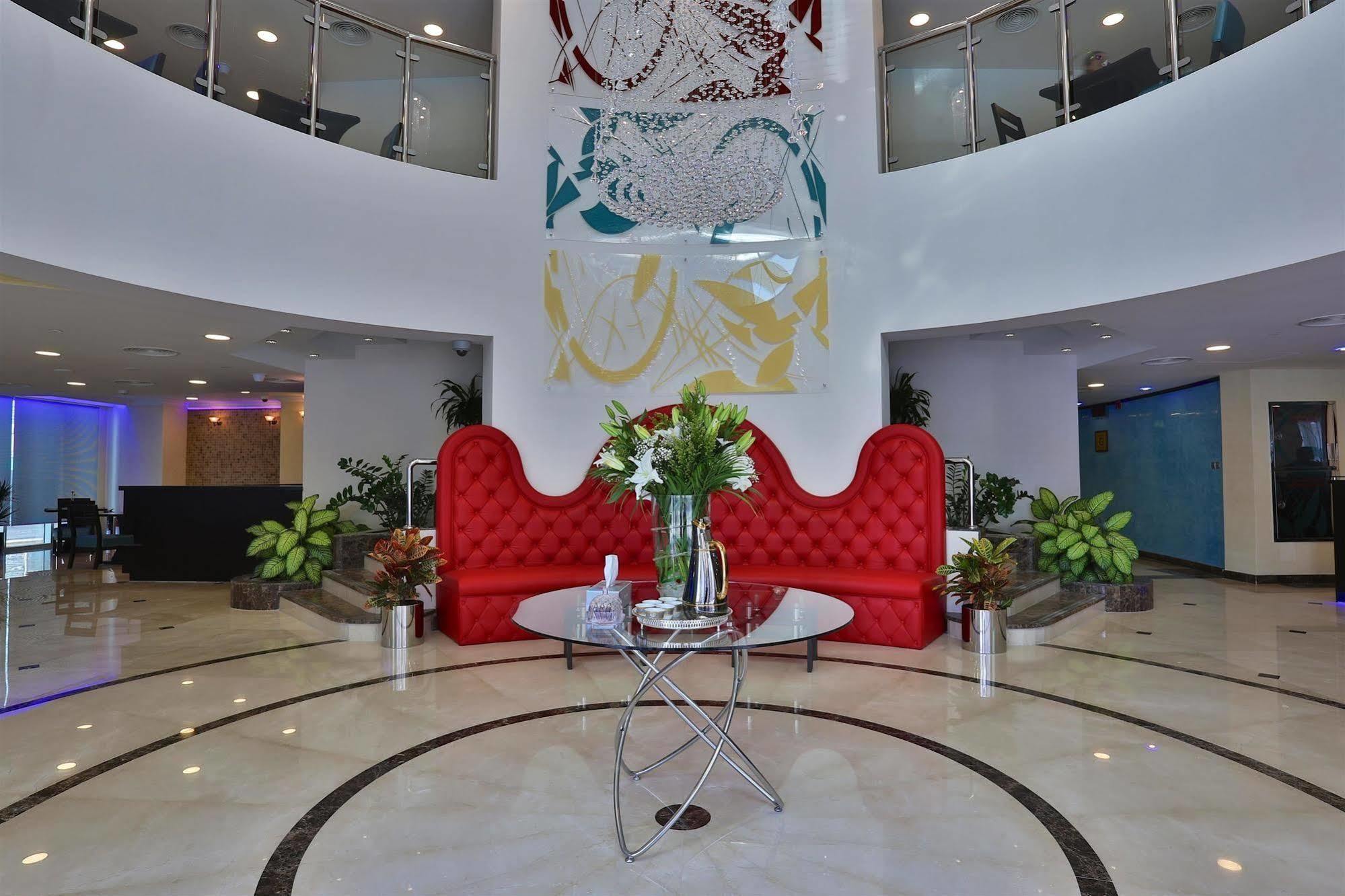 Tower Aparthotel 3*